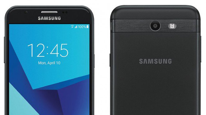 Samsung Galaxy J7 2017 close