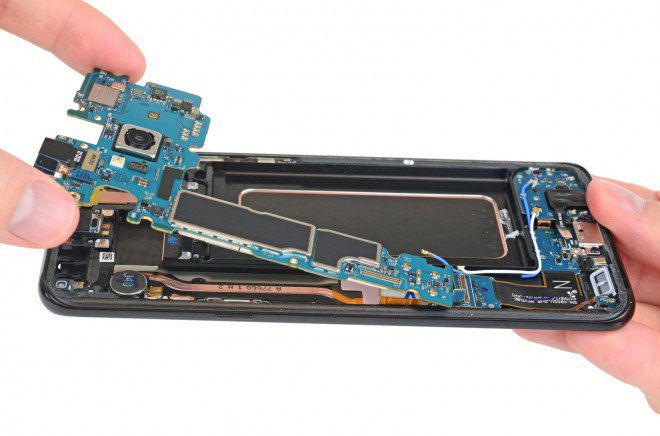 Galaxy S8+ Plus teardown 6