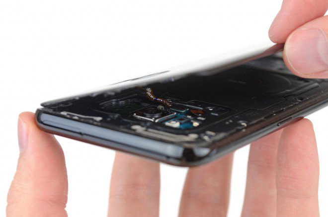 Galaxy S8+ Plus teardown cover posteriore