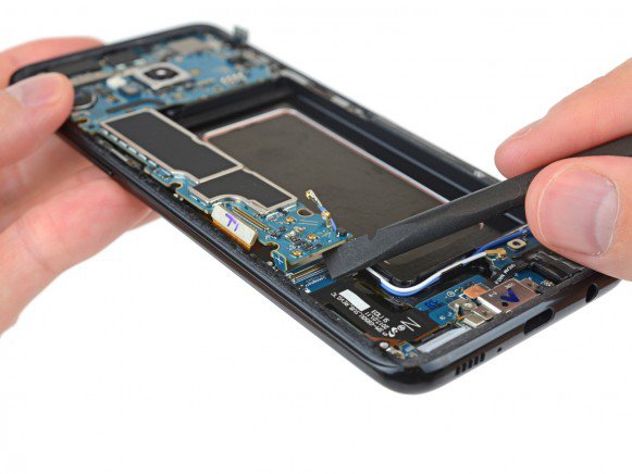 Galaxy S8 teardown 1