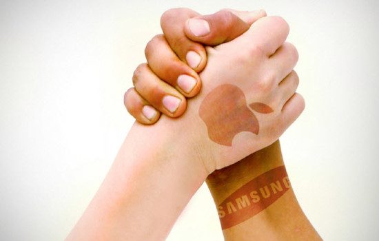 apple vs Samsung braccio di ferro